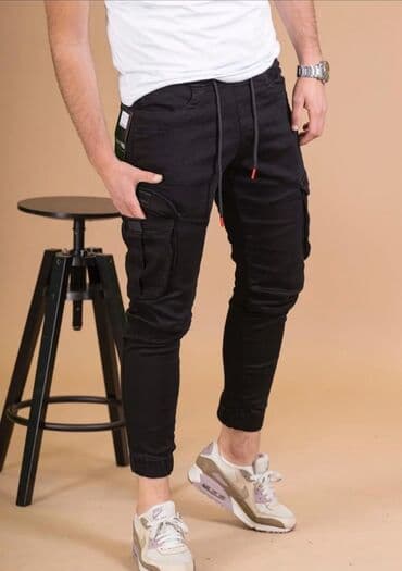 muške pidžame c a: JEANS FARMARICE TOP KVALITET Cena 3200 dinara Brojevi 40 Dzeparke — 3