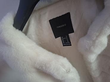 FOREVER 21 ženska bunda od veštačkog krzna - Model: kratka — 2