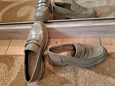 Other shoes: Loafers, Zara, 39 — 4