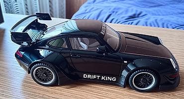 lilo i stic igracke: Nov metalni model automobila Porše 993 urađen u razmeri 1: 22 — 8