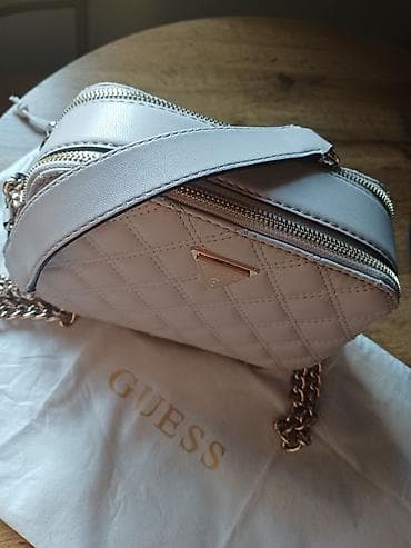 new yorker torba za plazu: GUESS crossbody torbica sa prošivenim dezenom - Materijal: veštačka — 7