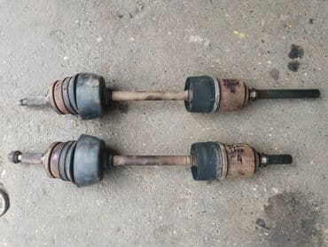 desno krilo golf 4: Poluosovina leva i desna Lada 21214 Niva 26mm označena br.4. Polovno — 1