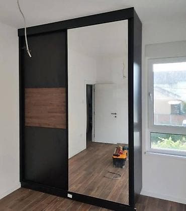 stilski ormar: Klizni plakari Cena za klizni plakar 2m širine, 2.2m visine i 60 — 1