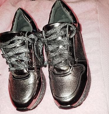 Srebrno sive patike jako efektne, br. 36. Hitno