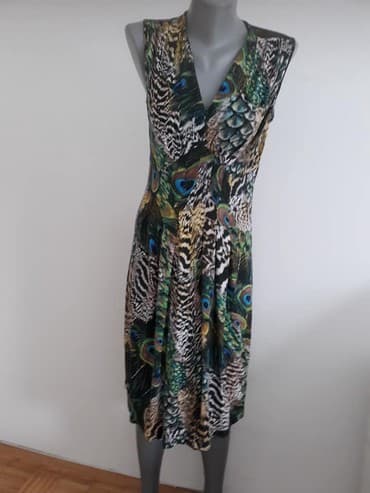 otkup svecanih haljina: Haljina Italy 4o cena 900
viskoza elastin
sirina grudi 50-60duzna 105 — 1