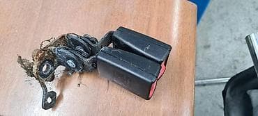 folija za sofersajbnu: KOPCA SEDISTA ZA VOLKSWAGEN GOLF 7 - 8V0857739A | Kopca za sediste — 1