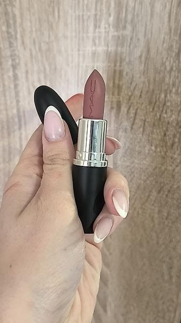 the look vrbas: MAC ruž za usne – Velvet Teddy (nijansa 617), mat završnica. - — 2