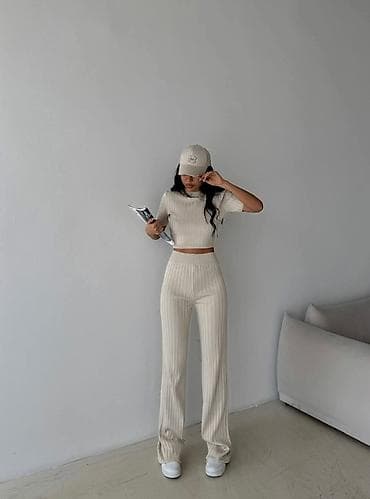 Overalls: Komplet rebrasti kvalitetni masni sa elastinom.Majica s kratkim — 7