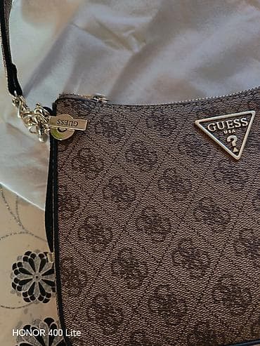 crni zenski dzemper: GUESS ženska torba – monogram print - Model: baguette/shoulder bag sa — 2