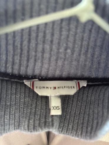 tommy cizme: Džemper Tommy Hilfiger, model sa rol-kragnom. Pletena struktura sa — 3