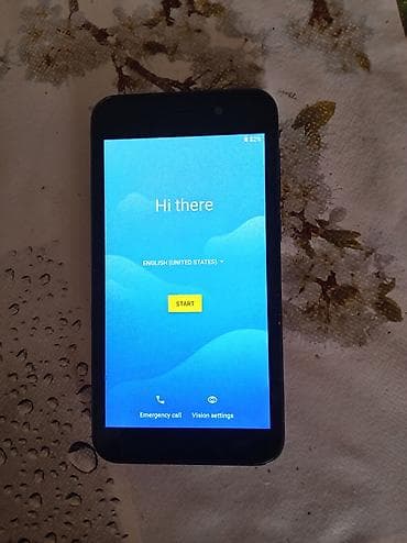 telefoni stari 1 dan: Android pametni telefon (kompaktni model) - Ekran: oko 4,5–5 inča — 1
