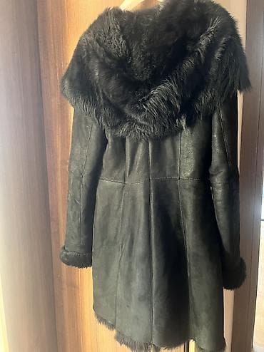 ugg crne: Monton kožni ocuvan 
Odgovara od S so L vel 
Prirodno krzno 
7000 — 2