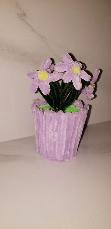 pesak za cvece: Korpice sa svecem od plisa.Rucni rad. Boje:roza,pastelna kajsija,neon — 2