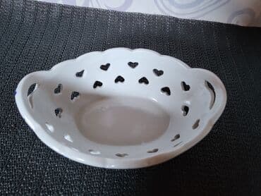 porcelanske solje za caj: Porcelanska nova,vintaz korpica. Korpica bez ostecenja,sve na njoj — 6