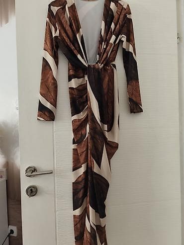 kardigan dugi: Dugačka haljina s printom u zemljanim tonovima (braon, crna i bež) — 1