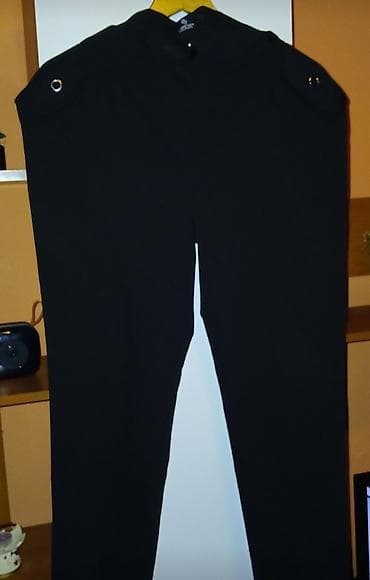 дечија игра 3: Ženske trenerke i haljina – set različitih komada 1) Crne sportske — 8