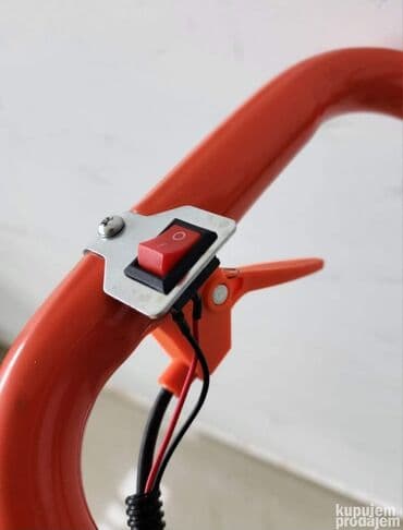 za busenje rupa na kaisu: Prodajem nov i kvalitetan benzinski bušač rupa. Snaga: 52 CC Model — 3