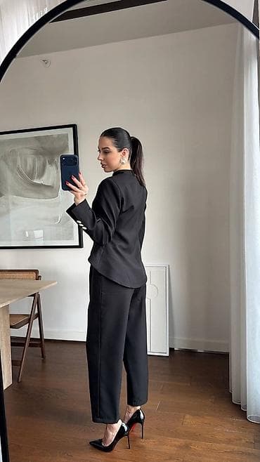 hurem prsten: Komplet – sako i pantalone crna boja. - Sako: strukiran kroj sa lagano — 3