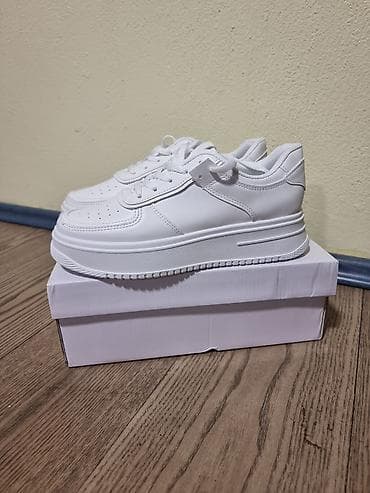 adidas patike bele sa zelenim: Bele patike br.39 Potpuno nove — 3
