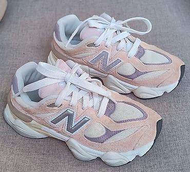 decathlon decije rukavice: New balance za devojčice, kupljene u Buzz u, broj 32,kao NOVE — 1