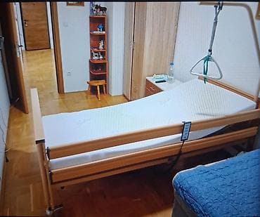 merdevine za cvece: Kreve za nepokretne 4 motoradalinski,dušek.75.000din — 1