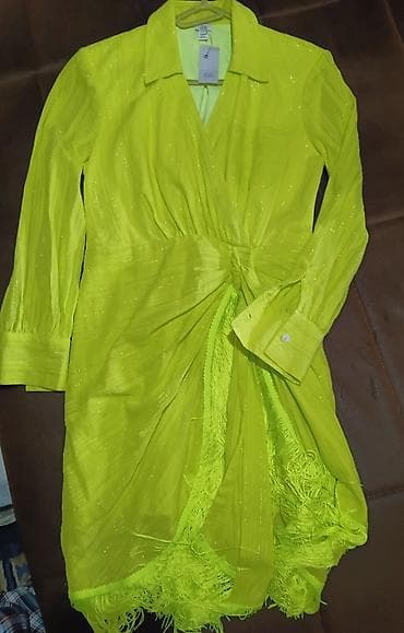 Neon zeleno haljina-košulja sa resamam m do l - Model: midi