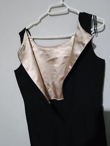 bershka odeca: Crna elegantna haljina bez rukava - Klasičan, ravan kroj do ispod — 4