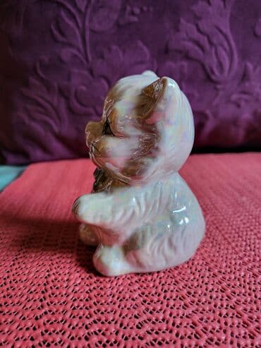 set porcelanski: Figura nova,vintaz,porcelanska sa sedef glazurom. Visina. 9cm — 6