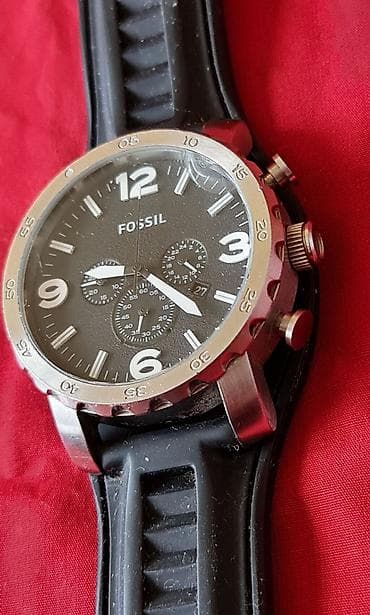 Fossil muški analogni ručni sat sa hronografom - Kućište od