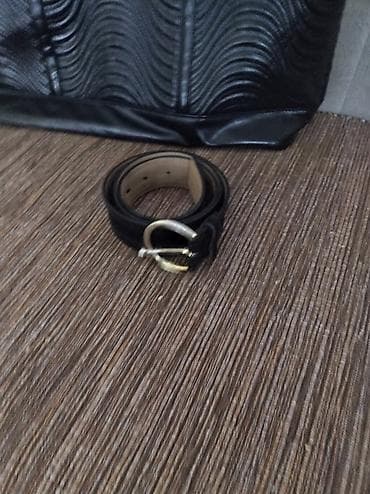 torbe bershka: Crna ženska torba + crni kaiš - Materijal: veštačka koža sa — 4