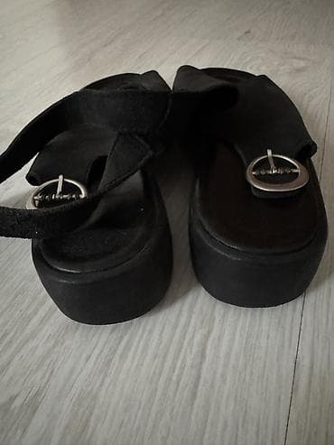 sandale grubin zenske: Crne ženske sandale sa platformom.Preudobne.Visina djona 3,5cm.Marka — 3