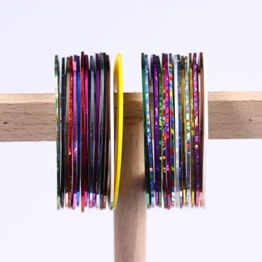 Suplementi: Trakice za dekoraciju nokta u raznim bojama 
Cena za komad 50din — 2