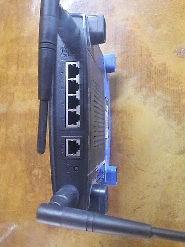 multimedija cena: Wireless router LINKSYS WRT54GL Wireless Frequency Bands	2.4 GHz — 4