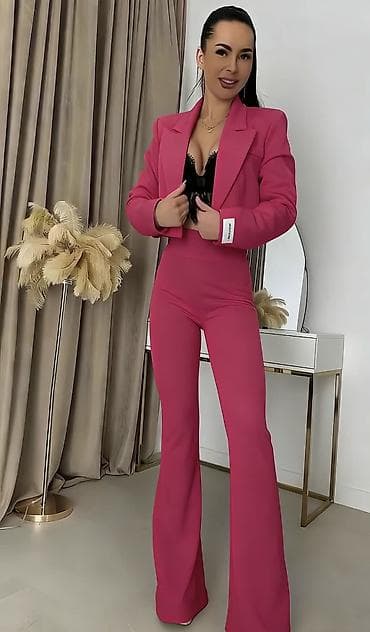 Haljine: Kompleti
Cena 3600
Uni vel.
V30 — 3