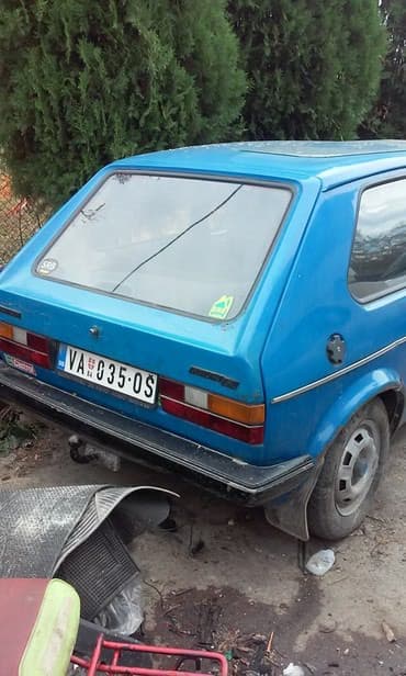 target auto delovi: Motor dobar,skoljka treba da se radi,, u delovima,vise komada.,,,, — 2