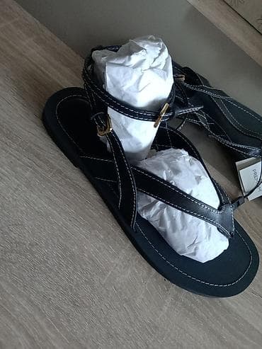 nike tn black yellow: Ženske kožne sandale – crne, sa kaiševima oko zgloba - Model sa — 4