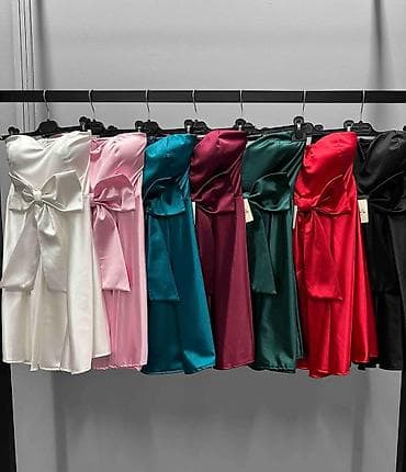 burma: ✨ Haljina – 3200 din Kratka svečana haljina A-kroja sa srcolikim — 3