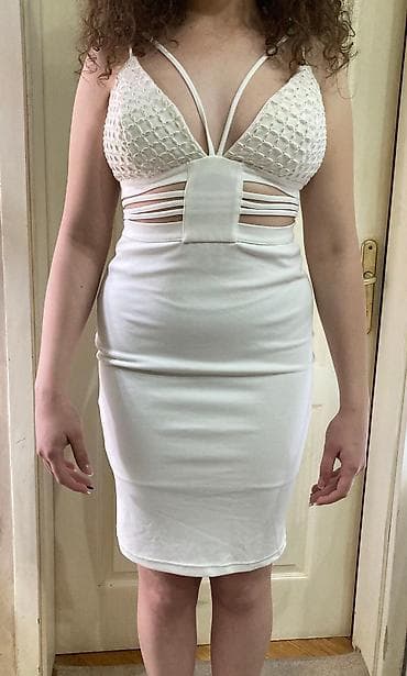 Nova sa etiketom brendirana haljina