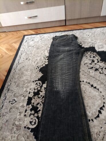 Pantalone: Muške farmerke – tamno sivi/ugljen ton sa efektnim izbeljenim — 1