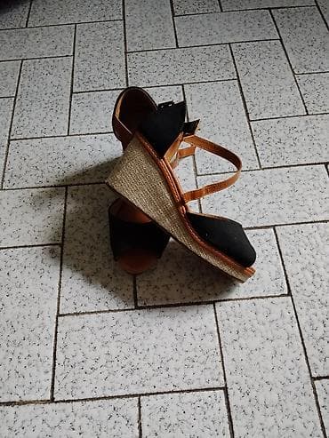 sandale 36: Ženske sandale na platformu/espadrile. - Boja: crna prednja površina — 4