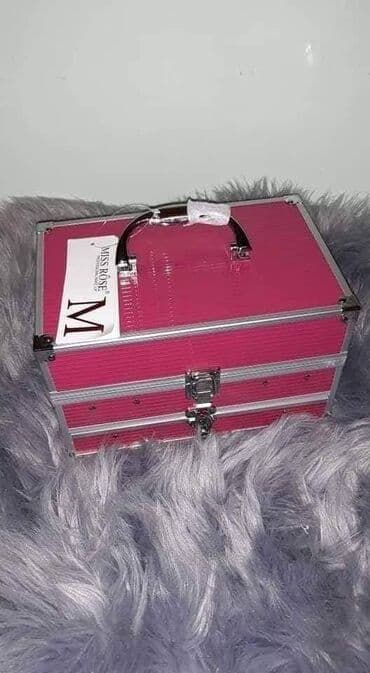 Šminka: ❤Miss Rose Veliki kofer sa sminkom❤ *94 senki *12 ruzeva *12 — 2
