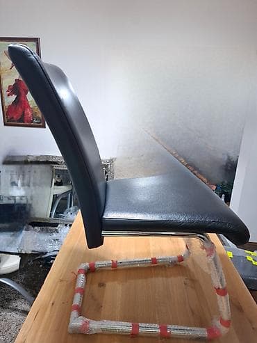 Ugaone garniture: Prodajem 5 trpezarijskih stolica od prave koze, ocuvane u odlicnom — 3