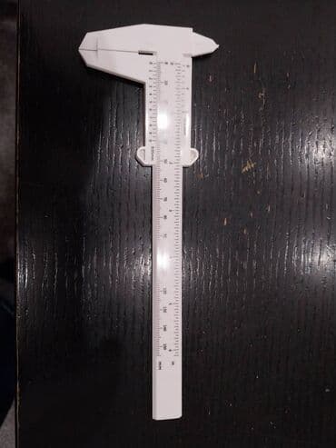 otkup goblena novi sad: Subler NOVO

Plasticni subler, meri od 0-150mm odnosno 0-6" — 1