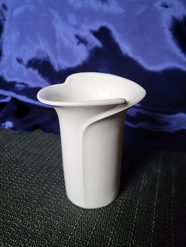 Vaza nova 1950g+,rucni rad KPM porcelan Bavaria. Nova nemacka na lalafo.rs Vaza nova 1950g+,rucni rad KPM porcelan Bavaria. Nova nemacka