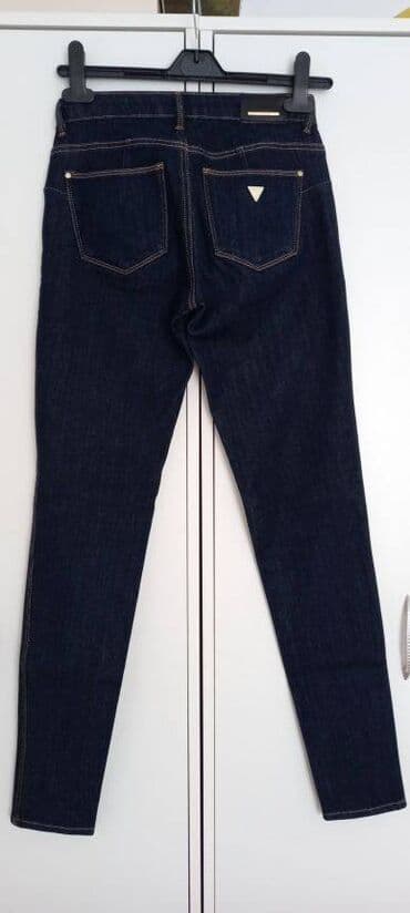 pantalone od vestacke koze: Potpuno nove Guess farmerke sa elastinom, klasičnog kroja. Nisu — 3