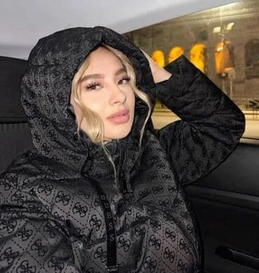 Guess, S (EU 36), Sa postavom