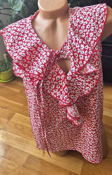 pull and bear prsluci: Ženska letnja bluza bez rukava sa volanima i cvetnim dezenom. - — 1