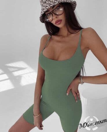 kombinezon svečani: HIT ponuda 
Kombinezon: 1.700 dinara
2kom= 2300 dinara — 4