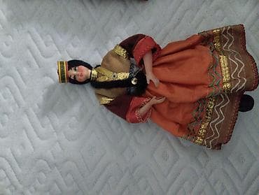 armani cipele: Kolekcija ukrasnih lutaka u narodnim nošnjama – set od više komada - — 5