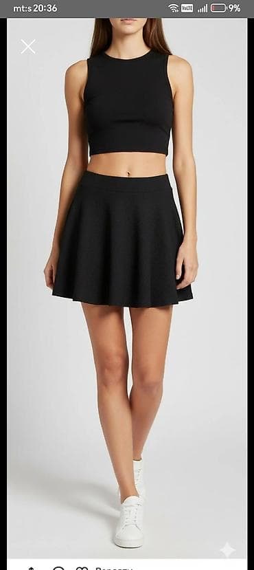 Crna mini suknja A‑kroja - Model: lepršava mini suknja, A-linija sa